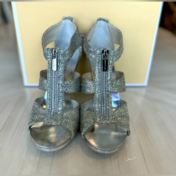 Michael Kors Silver Berkley T-Strap Glitter Party Shoes Size 7.5M - Picture 2 of 9